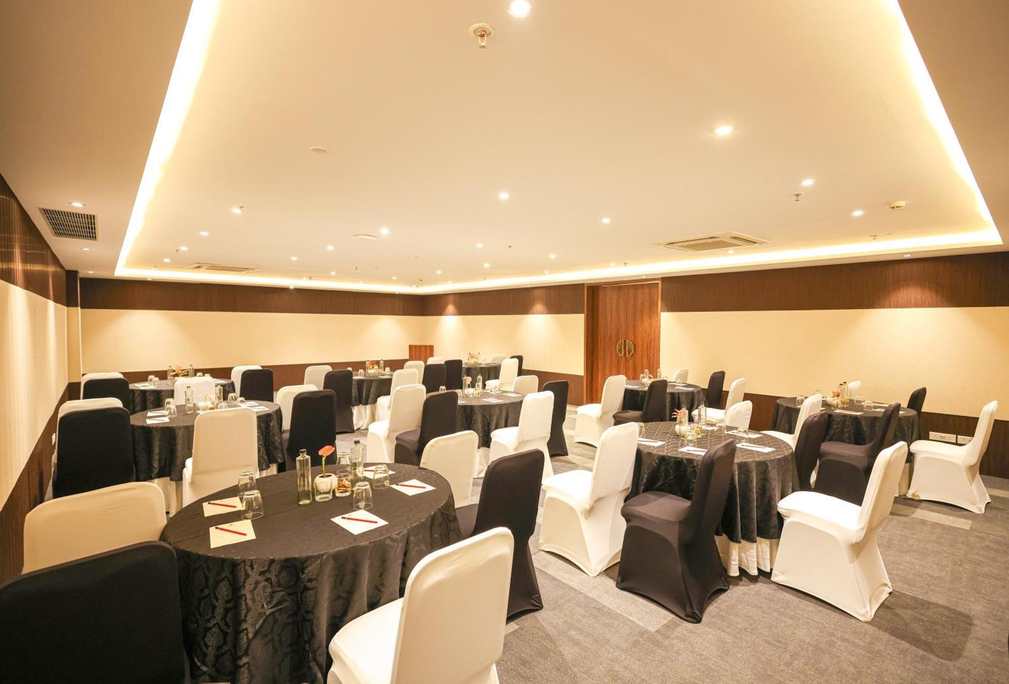 Rhythm Gurugram Hotel & Suites, Sohna Road Gurgáon Exteriér fotografie