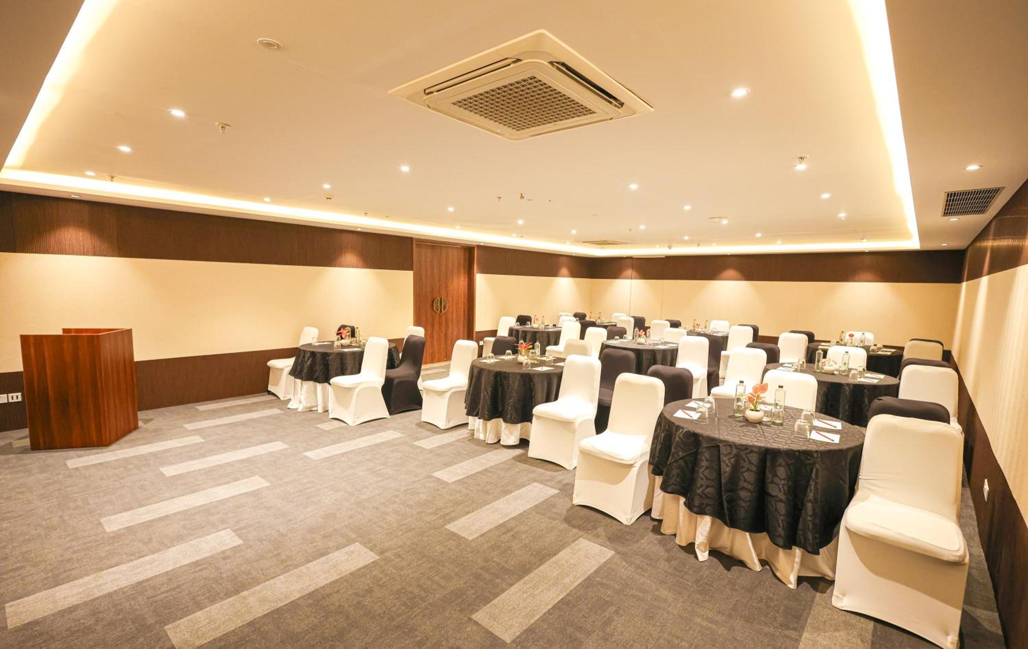 Rhythm Gurugram Hotel & Suites, Sohna Road Gurgáon Exteriér fotografie