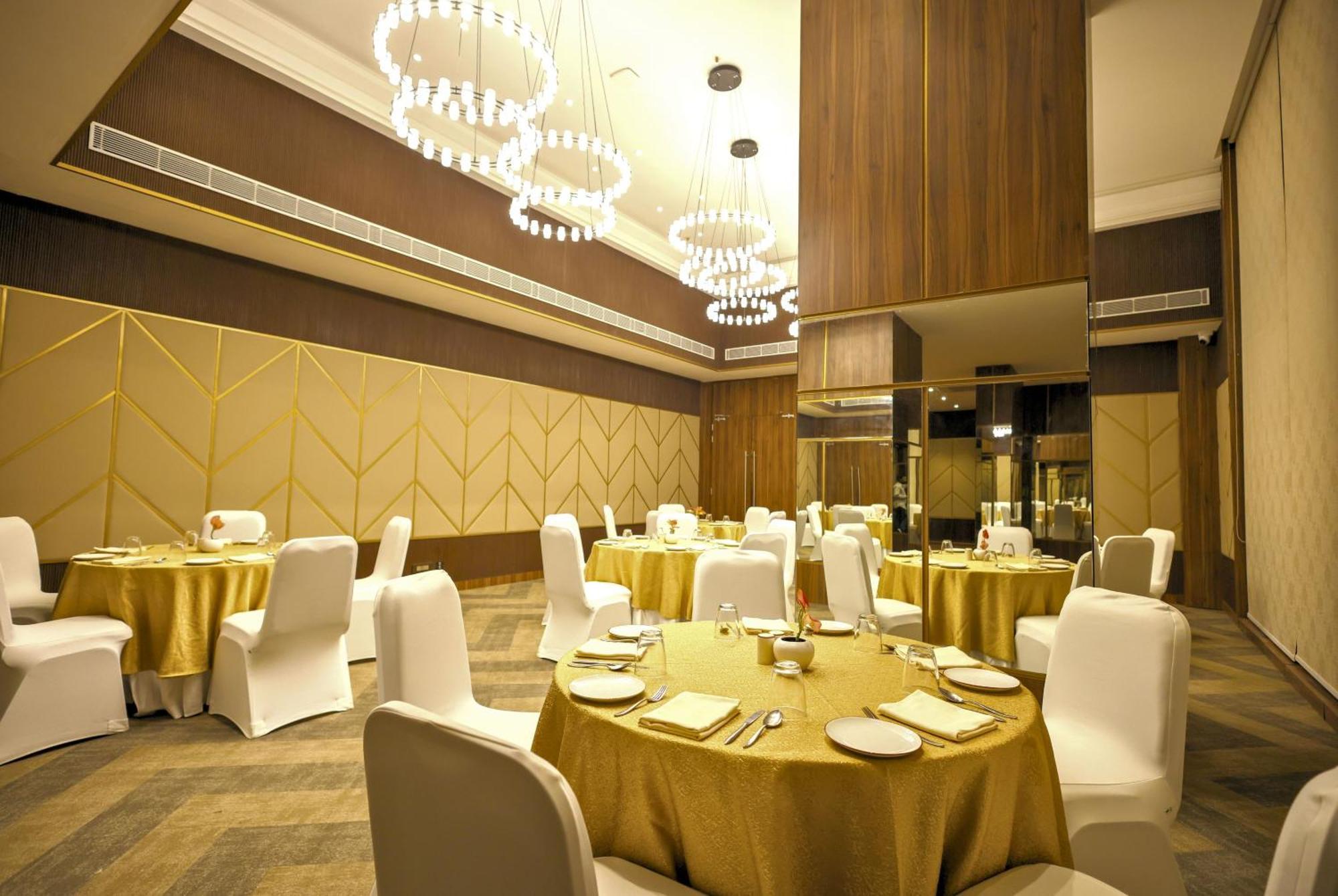 Rhythm Gurugram Hotel & Suites, Sohna Road Gurgáon Exteriér fotografie