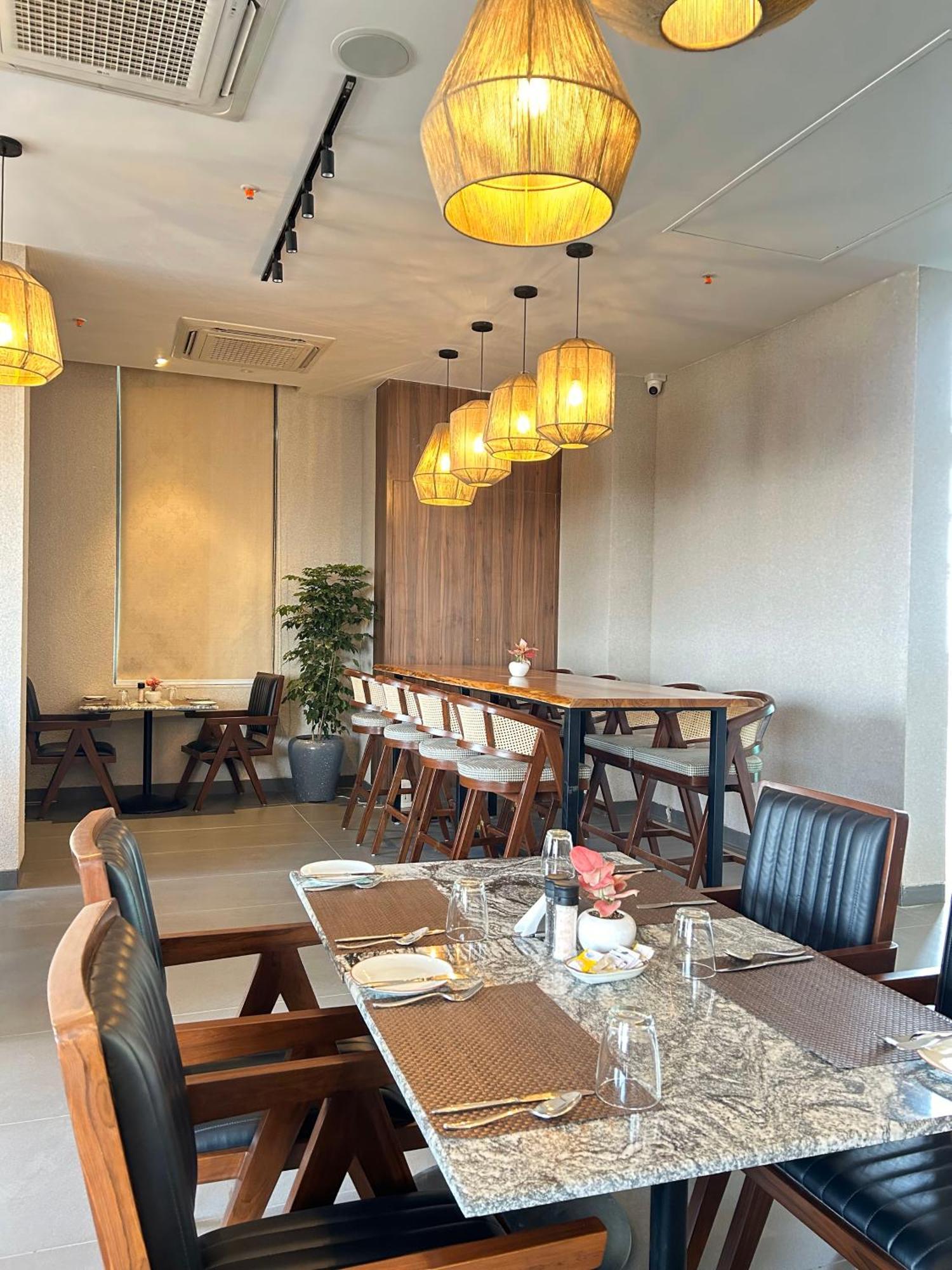 Rhythm Gurugram Hotel & Suites, Sohna Road Gurgáon Exteriér fotografie